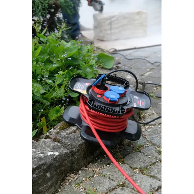 BRENNENSTUHL KABELHASPEL XGUM IP44 10 METER (ZWART/ROOD, 3X GEAARD)